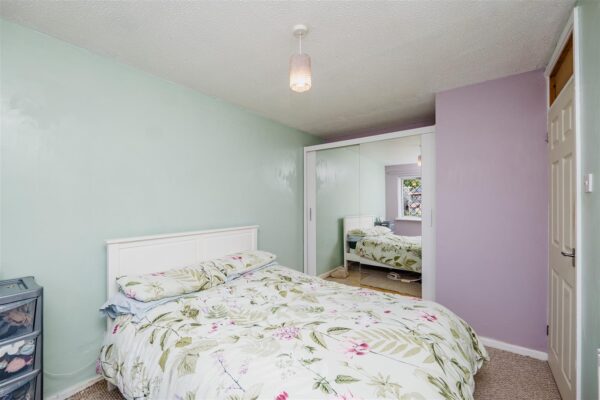 Columbus Close, Barry