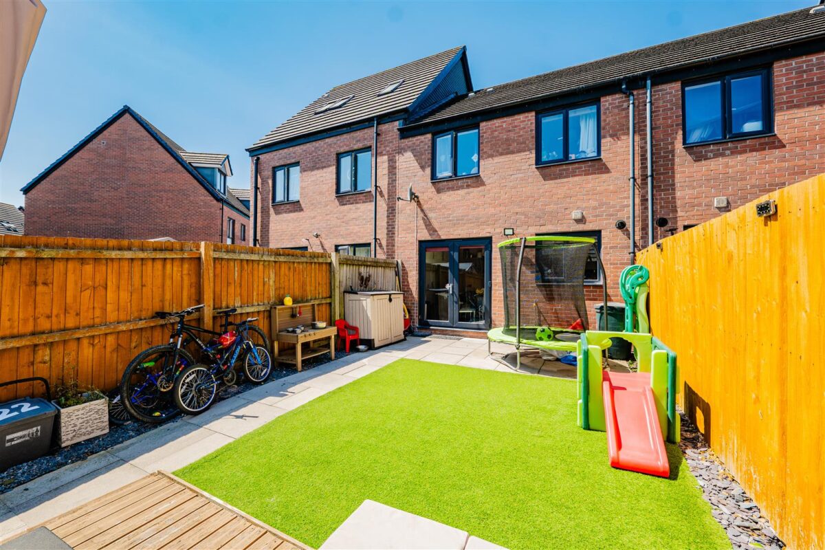 Haven Walk, Barry