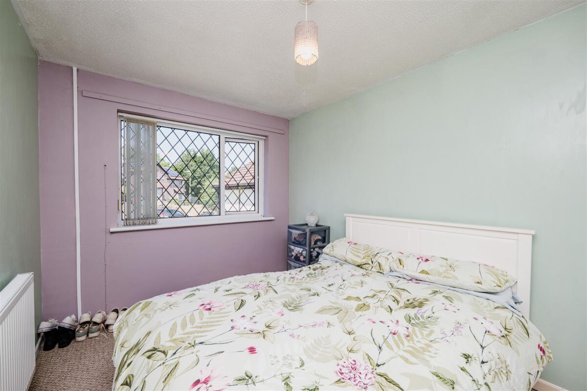 Columbus Close, Barry
