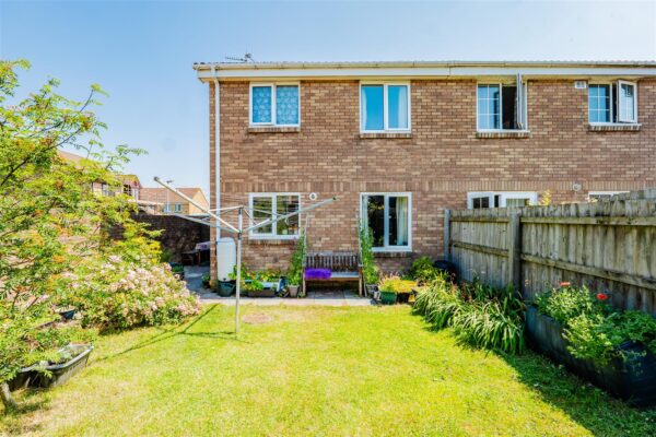 Blyth Close, Barry