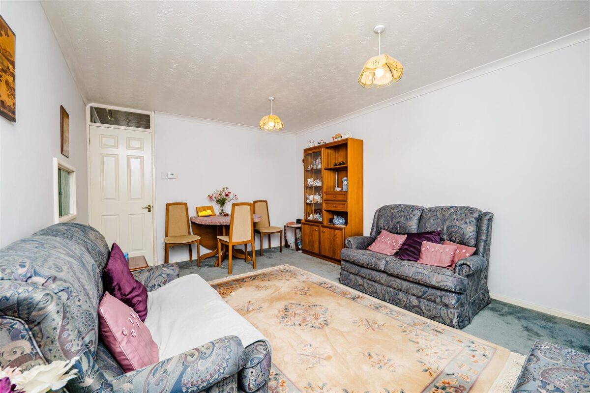 Enfield Drive, Barry