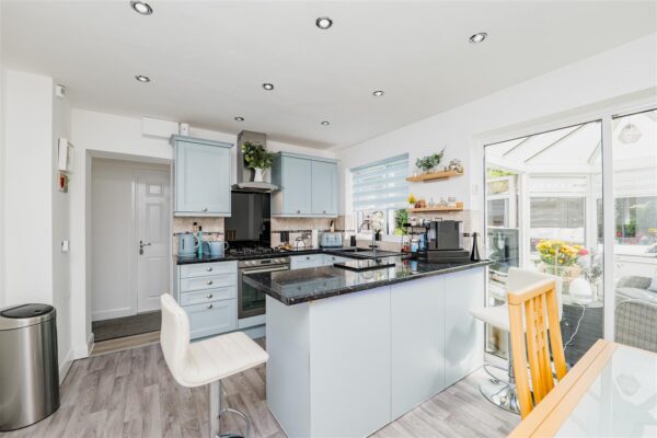 Purdey Close, Barry
