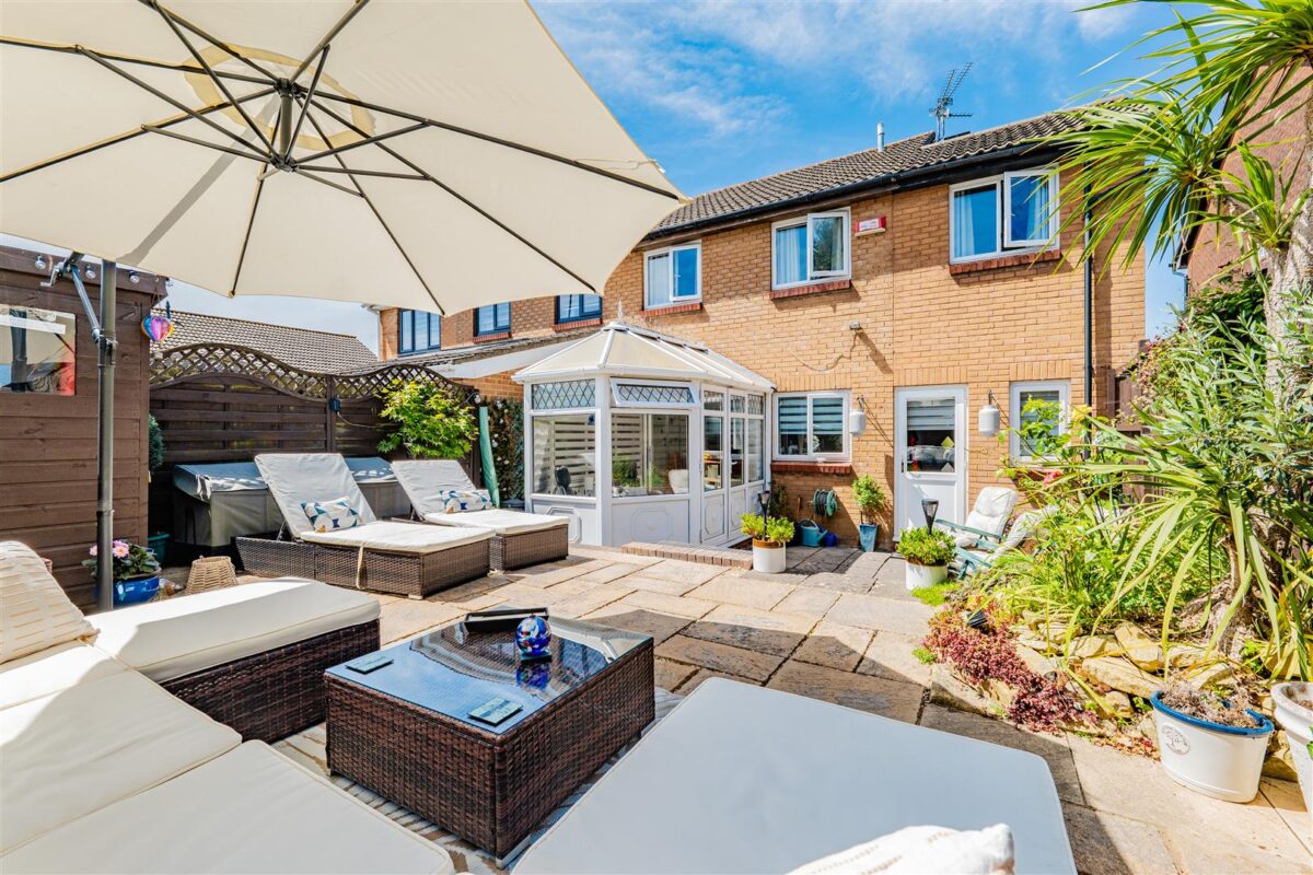 Purdey Close, Barry