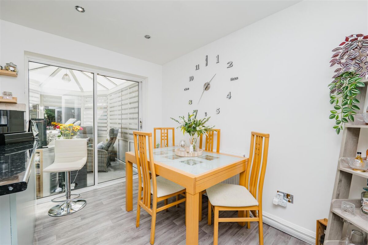 Purdey Close, Barry