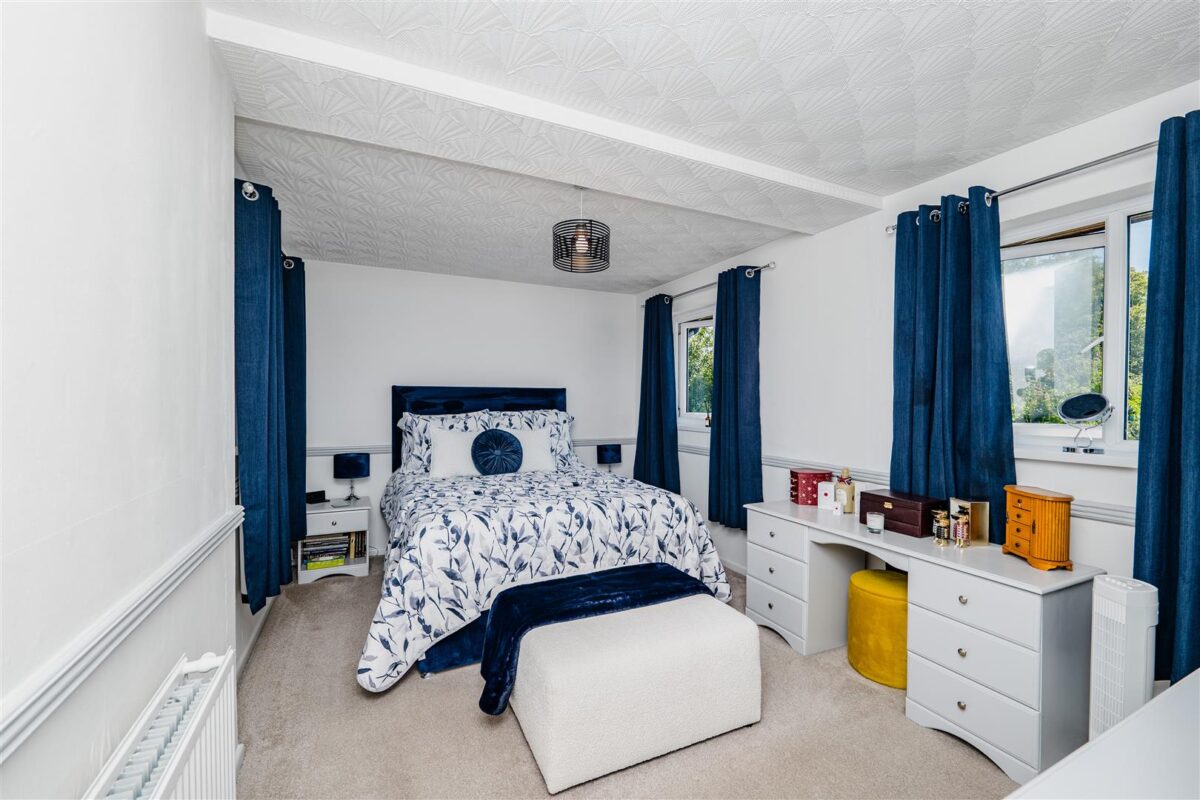 Purdey Close, Barry