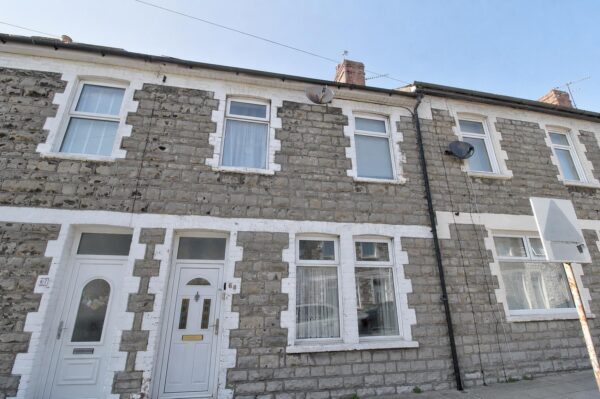 Queen Street, Barry