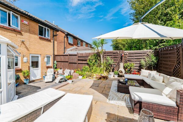 Purdey Close, Barry