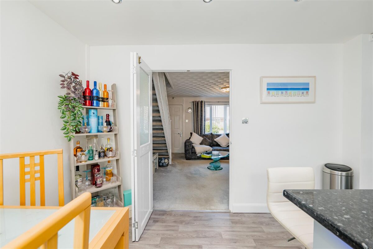 Purdey Close, Barry