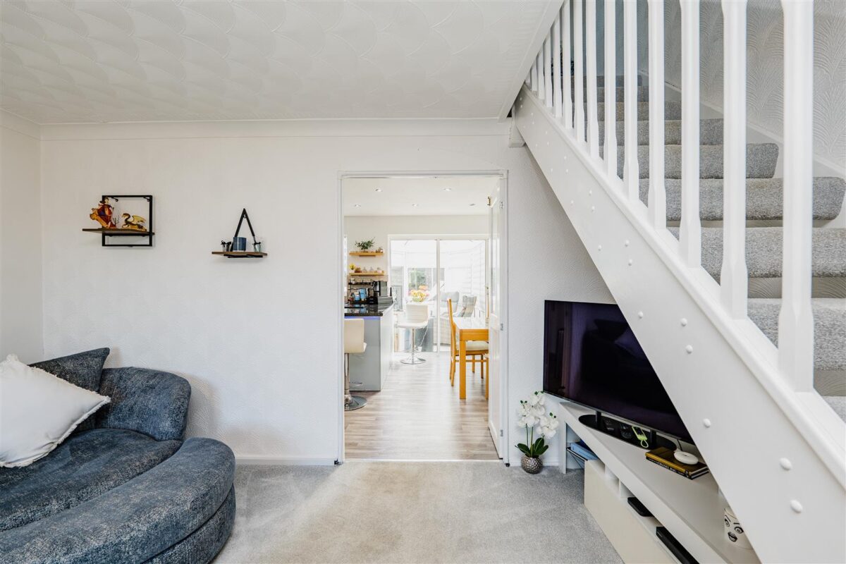 Purdey Close, Barry