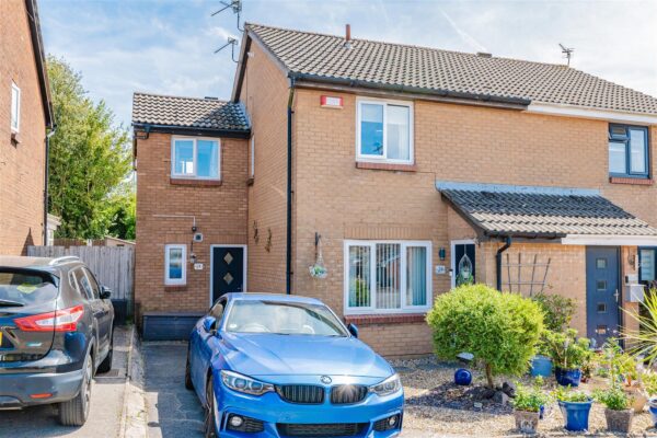 Purdey Close, Barry