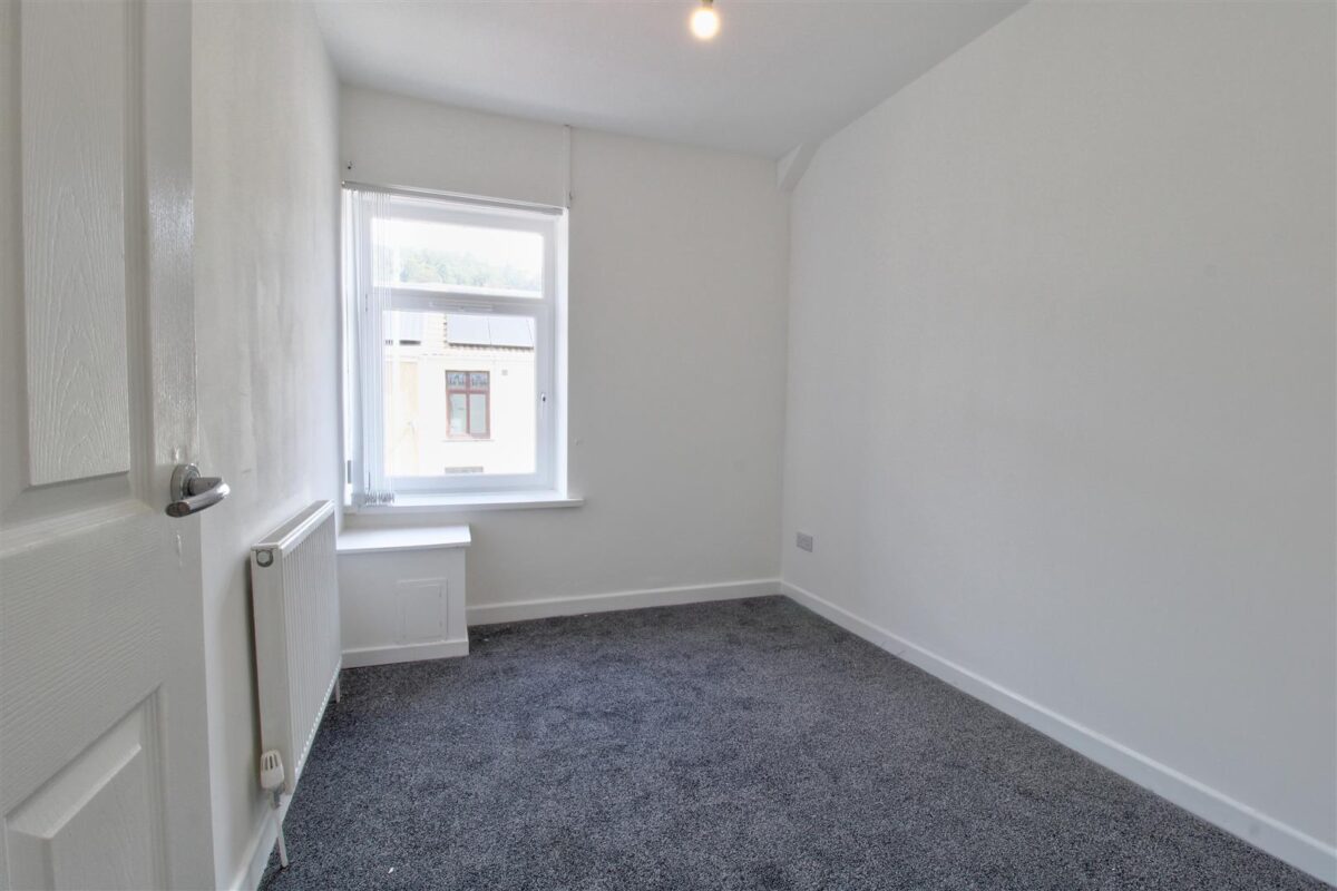 Penrhiwceiber Road, Mountain Ash
