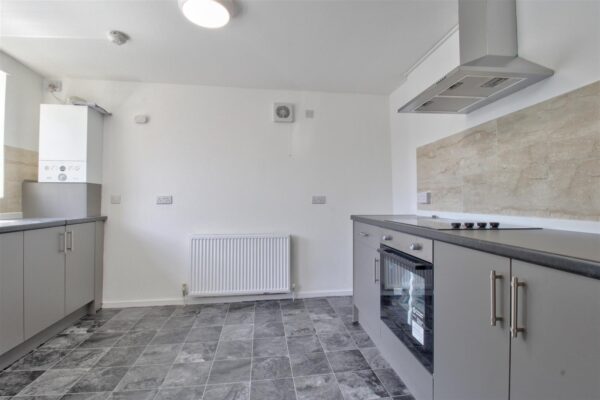 Penrhiwceiber Road, Mountain Ash