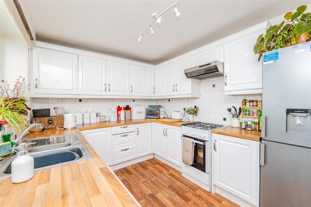 Treharne Road, Barry