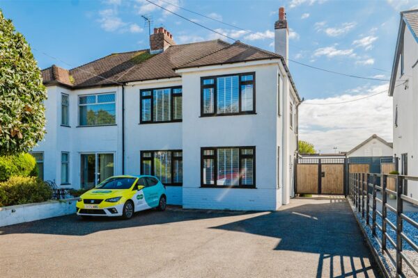 Port Road East, Barry