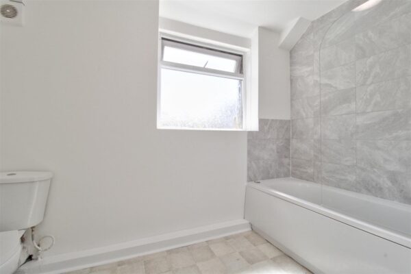Penrhiwceiber Road, Mountain Ash