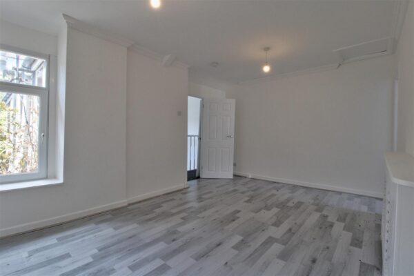 Penrhiwceiber Road, Mountain Ash