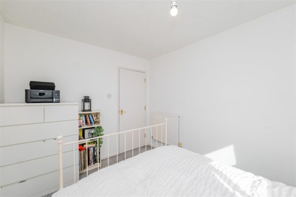 12 Heol Broadland, Barry, CF62 5AE