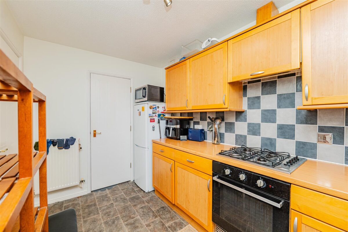 12 Heol Broadland, Barry, CF62 5AE