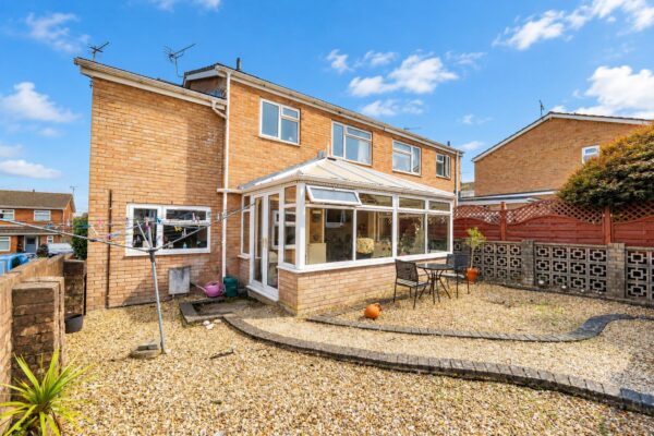 Cledwen Close, Barry