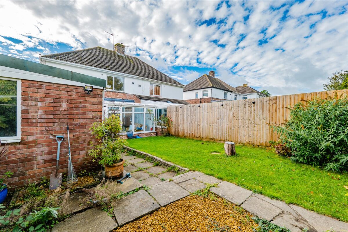 Crossfield Road, Barry