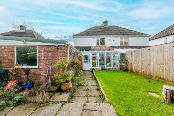 Crossfield Road, Barry