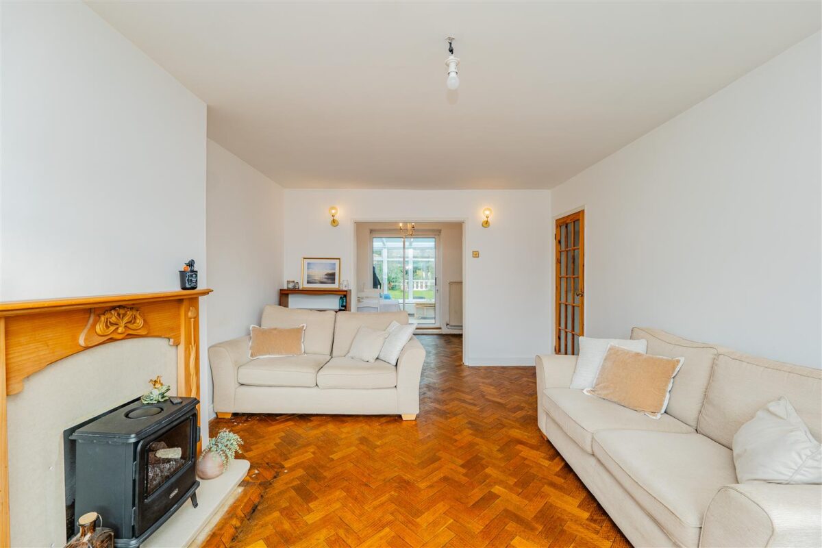 Crossfield Road, Barry
